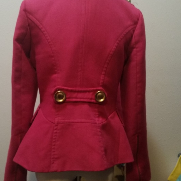 Stunning!! - Picture 2 of 2